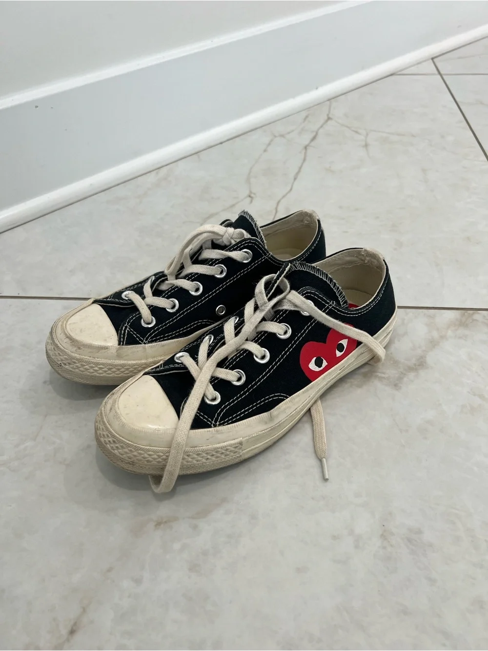 Comme des Garcons PLAY converse lace